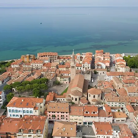 Hotel Laguna Palace 4*