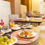 Отель Laguna Palace 4*