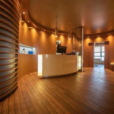 Laguna Palace מלון 4*