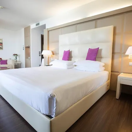 Laguna Palace 4*