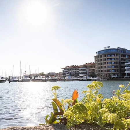 Ξενοδοχείο Laguna Palace 4*