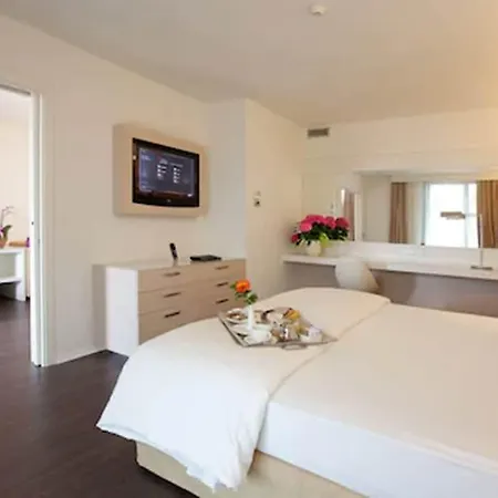 Laguna Palace 4* גראדו