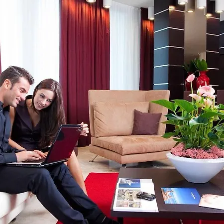Laguna Palace מלון 4*