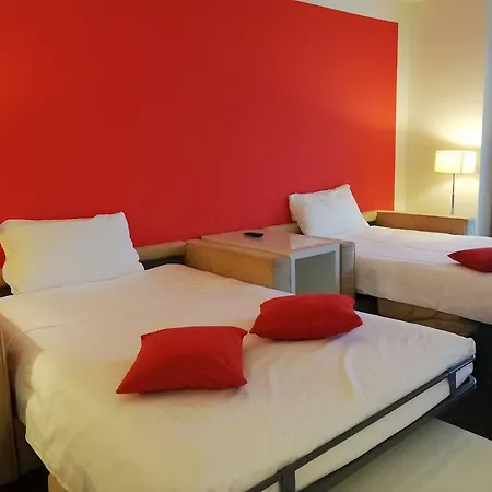 מלון Laguna Palace 4*