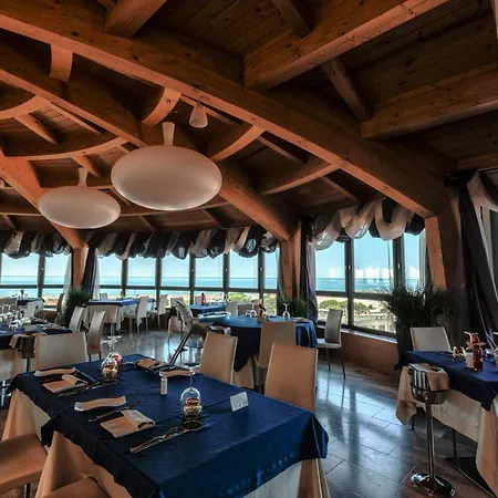 Ξενοδοχείο Laguna Palace