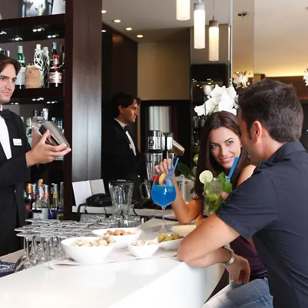 Ξενοδοχείο Laguna Palace 4*