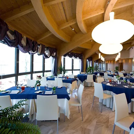 מלון Laguna Palace גראדו