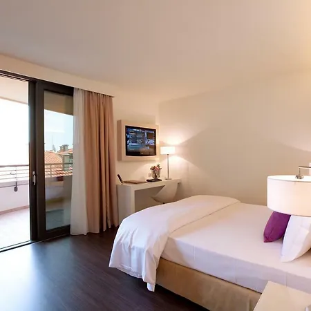 Laguna Palace מלון 4*
