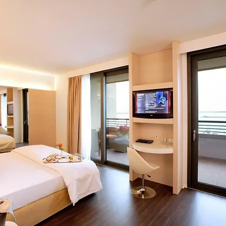 Laguna Palace 4* גראדו