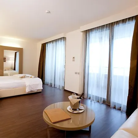 Laguna Palace 4* גראדו